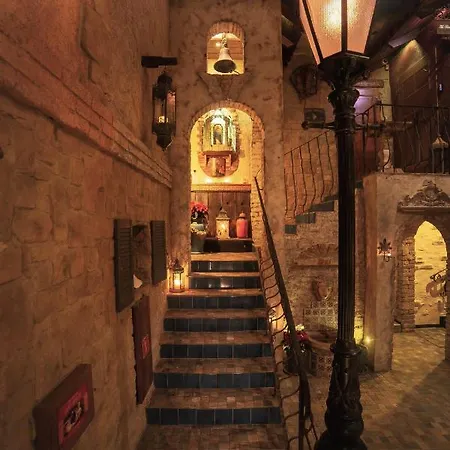Paul's Fantasia Boutique شتشيتسين