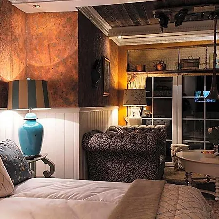 شقة فندقية Paul's Fantasia Boutique 4*