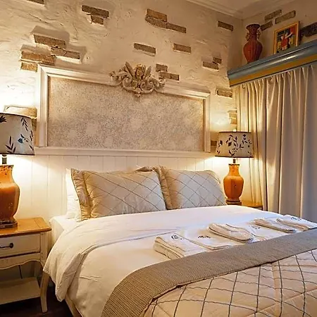 Paul's Fantasia Boutique 4*