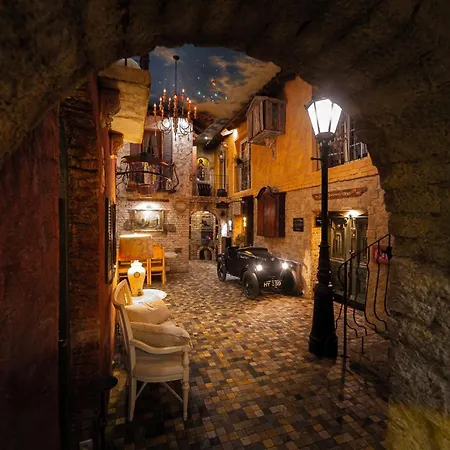 Paul's Fantasia Boutique 4*