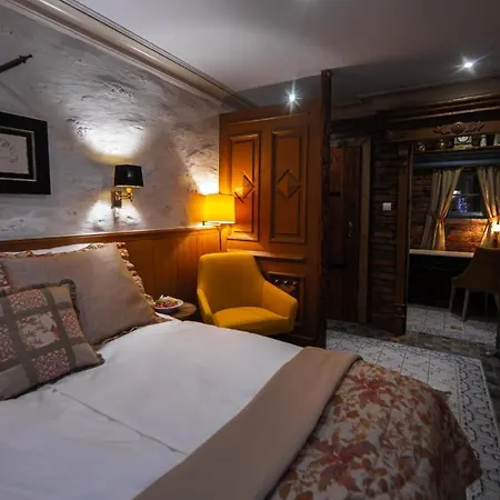 Paul's Fantasia Boutique