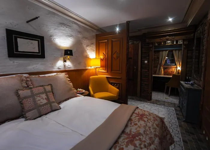 Paul's Fantasia Boutique