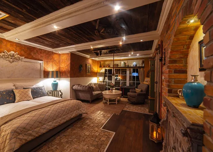 Paul's Fantasia Boutique 4*